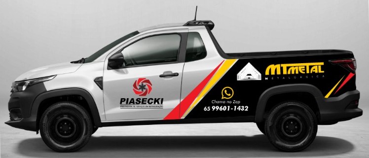 Picape Fiat Strada adesivada com as logos da Piasecki e da MT Metal e o WhatsApp 65 99601-1432